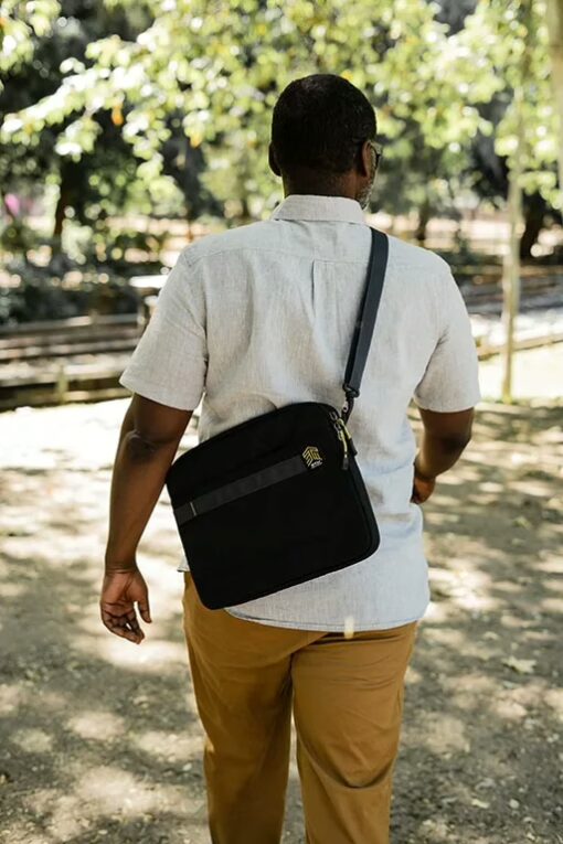 กระเป๋าโน๊ตบุ๊ค STM รุ่น Blazer Laptop Sleeve (15") - ดำ - Image 6