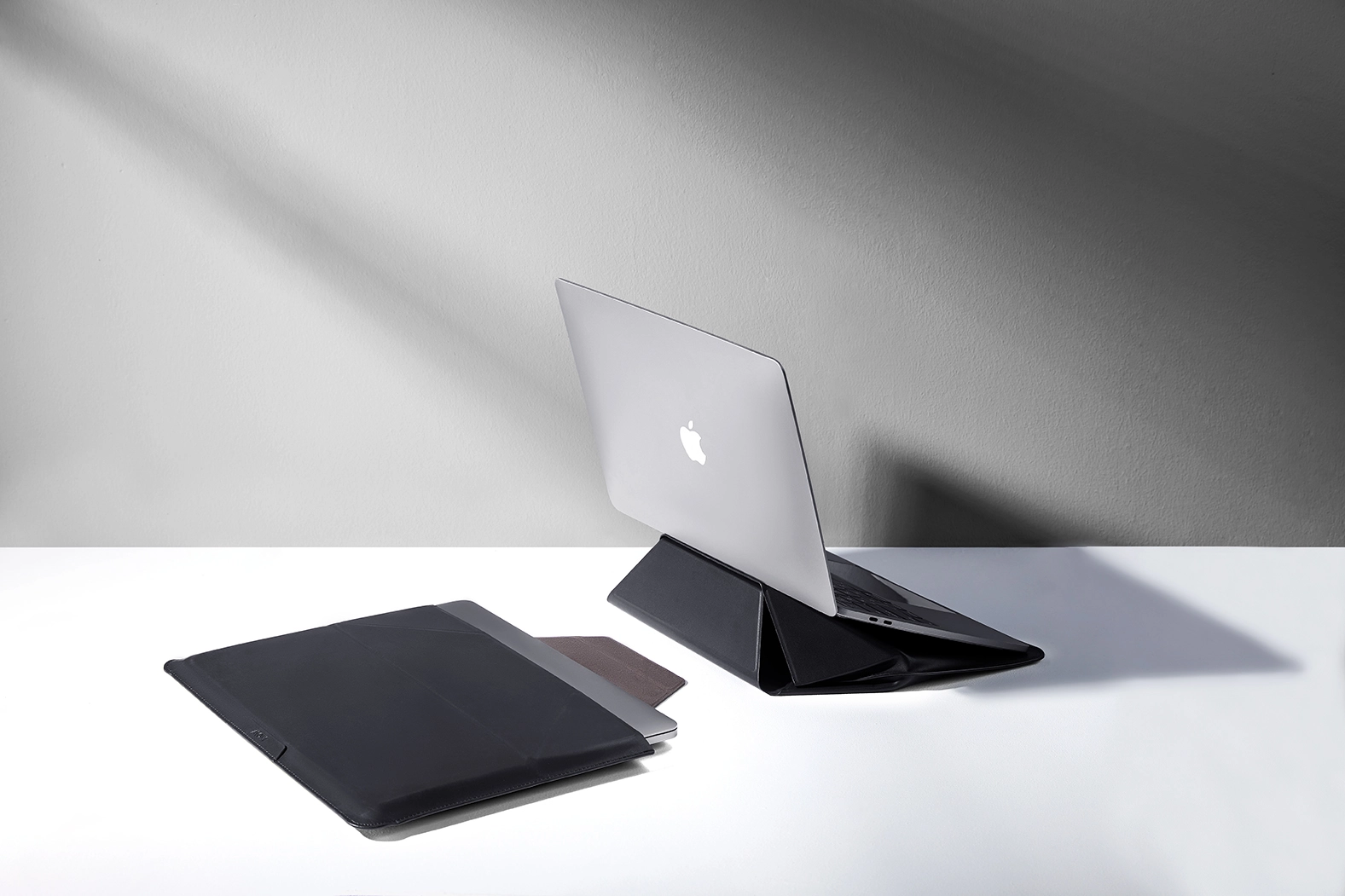 ซองใส่แล็ปท็อป MOFT รุ่น Laptop Carry Sleeve - Laptops 11-12"/ MacBook Pro 13”/ MacBook Air 13"/ Microsoft Surface Pro 7 - สีน้ำเงิน