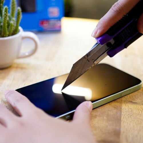 ฟิล์มกระจกกันรอย Hishield รุ่น Tempered Glass 3D Triple Strong - iPhone 13 Pro Max - Image 3