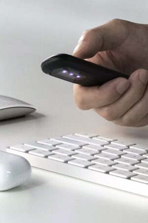 เครื่องฉายแสง UV ฆ่าเชื้อโรคแบบพกพา Momax รุ่น UV Pen Portable Sanitizer - ดำ
