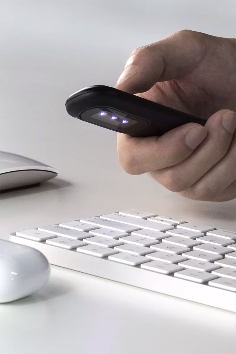 เครื่องฉายแสง UV ฆ่าเชื้อโรคแบบพกพา Momax รุ่น UV Pen Portable Sanitizer - ดำ