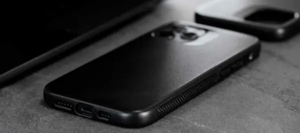 เคส Caudabe รุ่น Synthesis with Magsafe - iPhone 13 Pro Max - สี Stealth Black