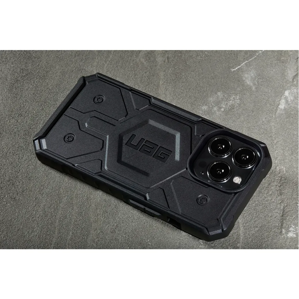 เคส UAG รุ่น Pathfinder with Magsafe - iPhone 13 Pro - สีเงิน