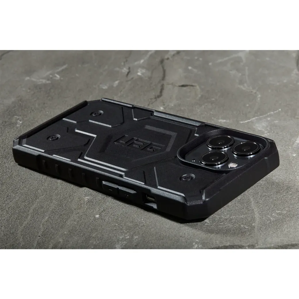 เคส UAG รุ่น Pathfinder with Magsafe - iPhone 13 Pro - สีดำ