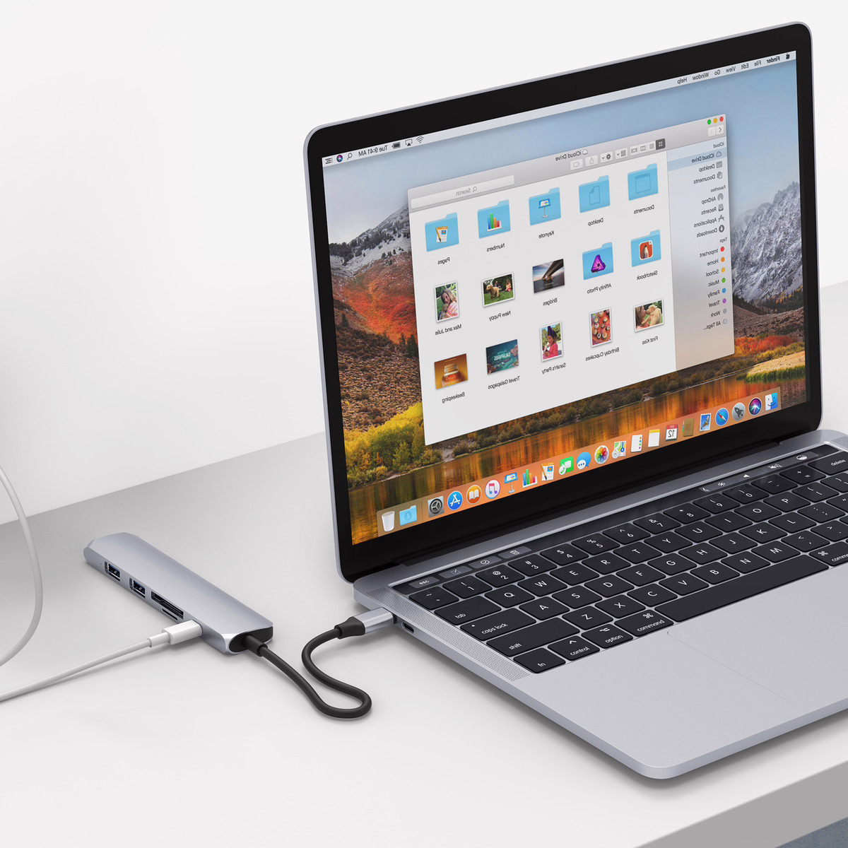 อุปกรณ์เชื่อมต่อ Hyper รุ่น Hyperdrive Bar 6-in-1 USB-C Hub - สีเงิน