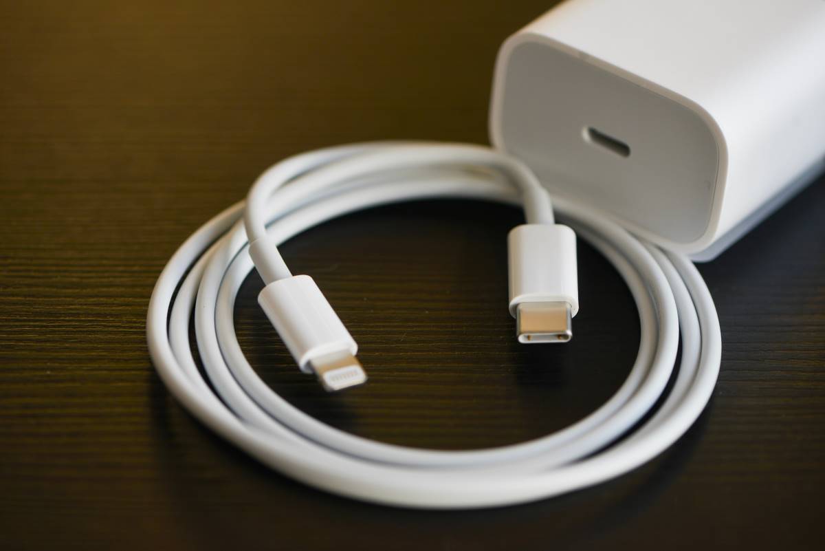 เลือกที่ชาร์จไอโฟนชาร์จไว สำหรับสาย USB-C to Lighting 2 ที่ชาร์จไอโฟนปัจจุบันต้องรองรับสายชาร์จ USB-C to Lightning
