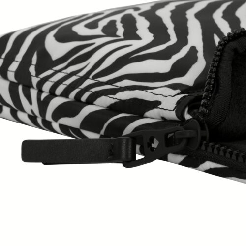 ซองใส่แล็ปท็อป Kate Spade New York รุ่น Puffer Sleeve - 14 inch Laptop - ลาย Zebra - Image 9