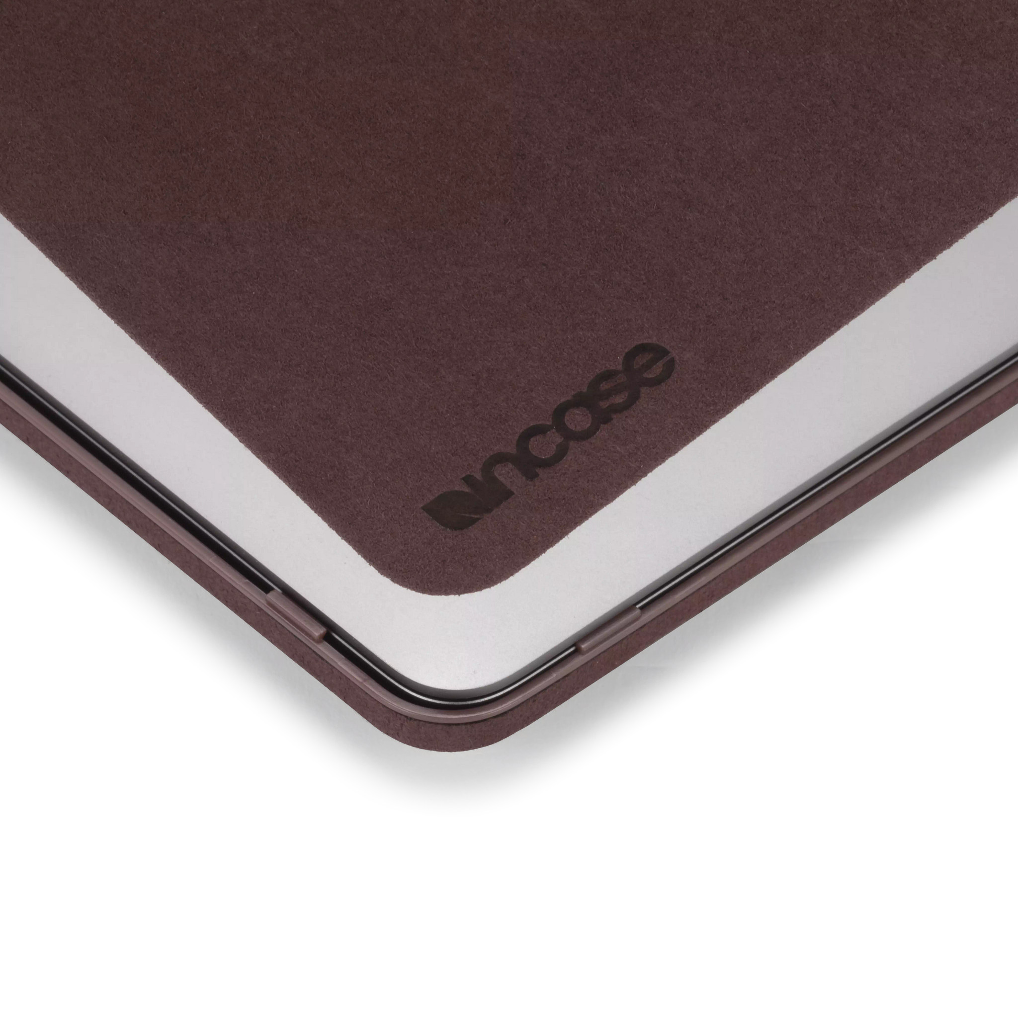 เคส Incase รุ่น Textured Hardshell in NanoSuede - Macbook Air 13" with Retina Display (2018/2019) - สี Merlot