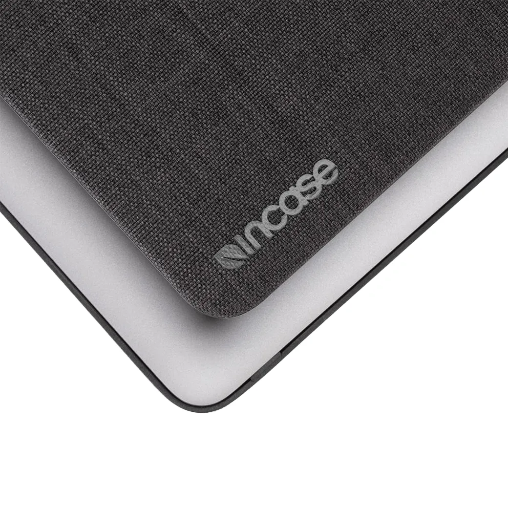 เคส Incase รุ่น Textured Hardshell in Woolenex - Macbook Pro 16" (2019-2020) - สี Graphite