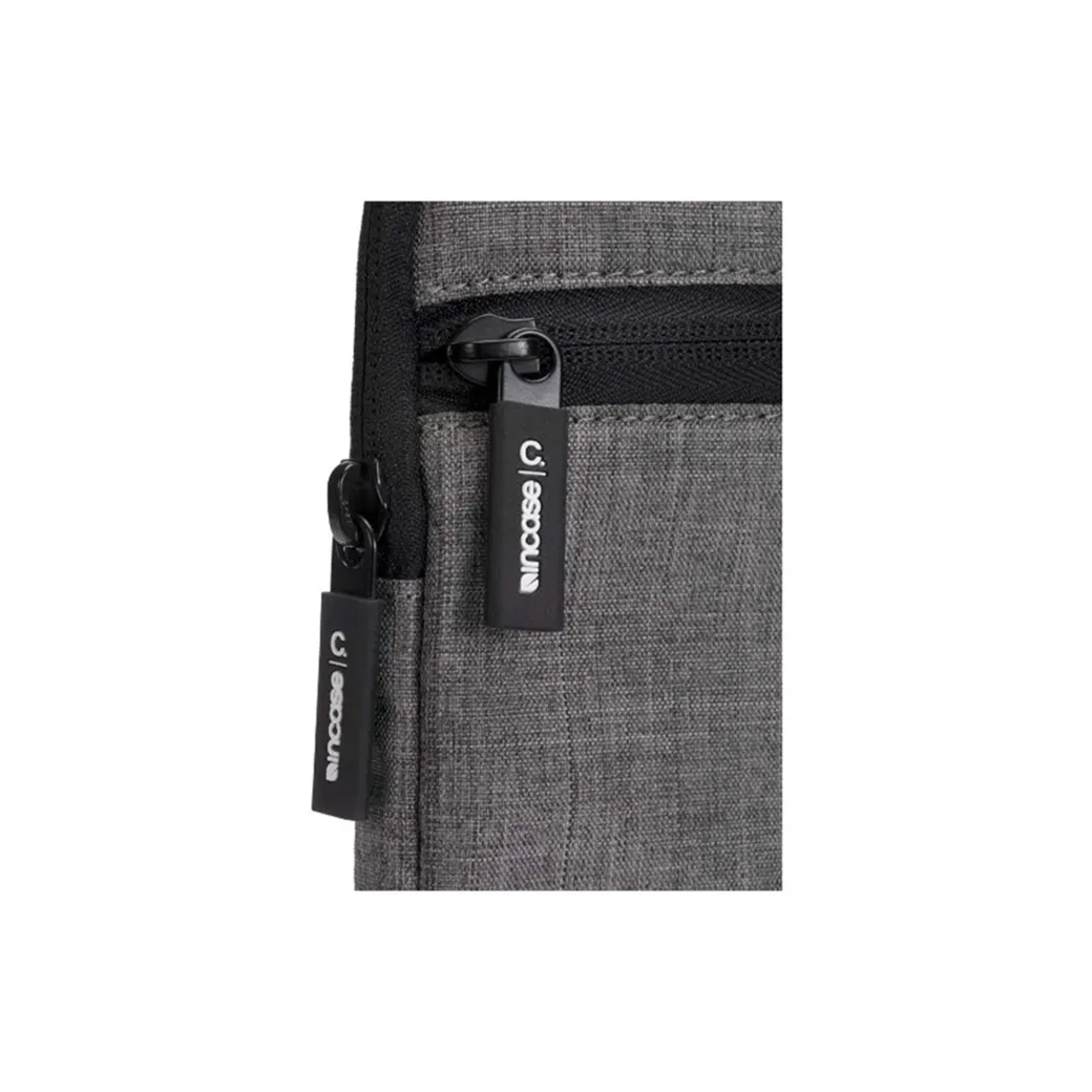 กระเป๋าโน๊ตบุ๊ค Incase รุ่น Carry Zip Brief (13") - สี Graphite