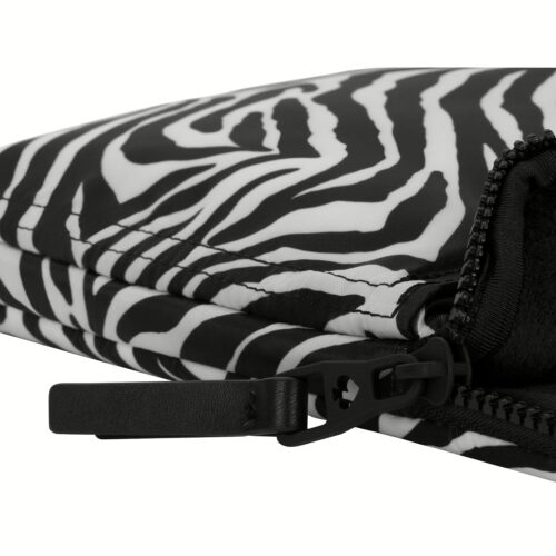 ซองใส่แล็ปท็อป Kate Spade New York รุ่น Puffer Sleeve - 16" Laptop - ลาย Zebra - Image 10