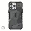 UAG รุ่น Pathfinder SE MagSafe - เคส iPhone 15 Pro Max - สี Geo Camo