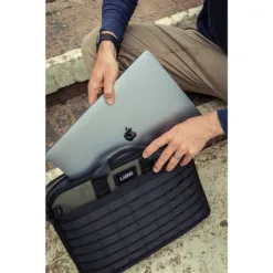 กระเป๋าโน๊ตบุ๊ค UAG รุ่น Slim Brief - Tablet/Laptop 15" - สี Black