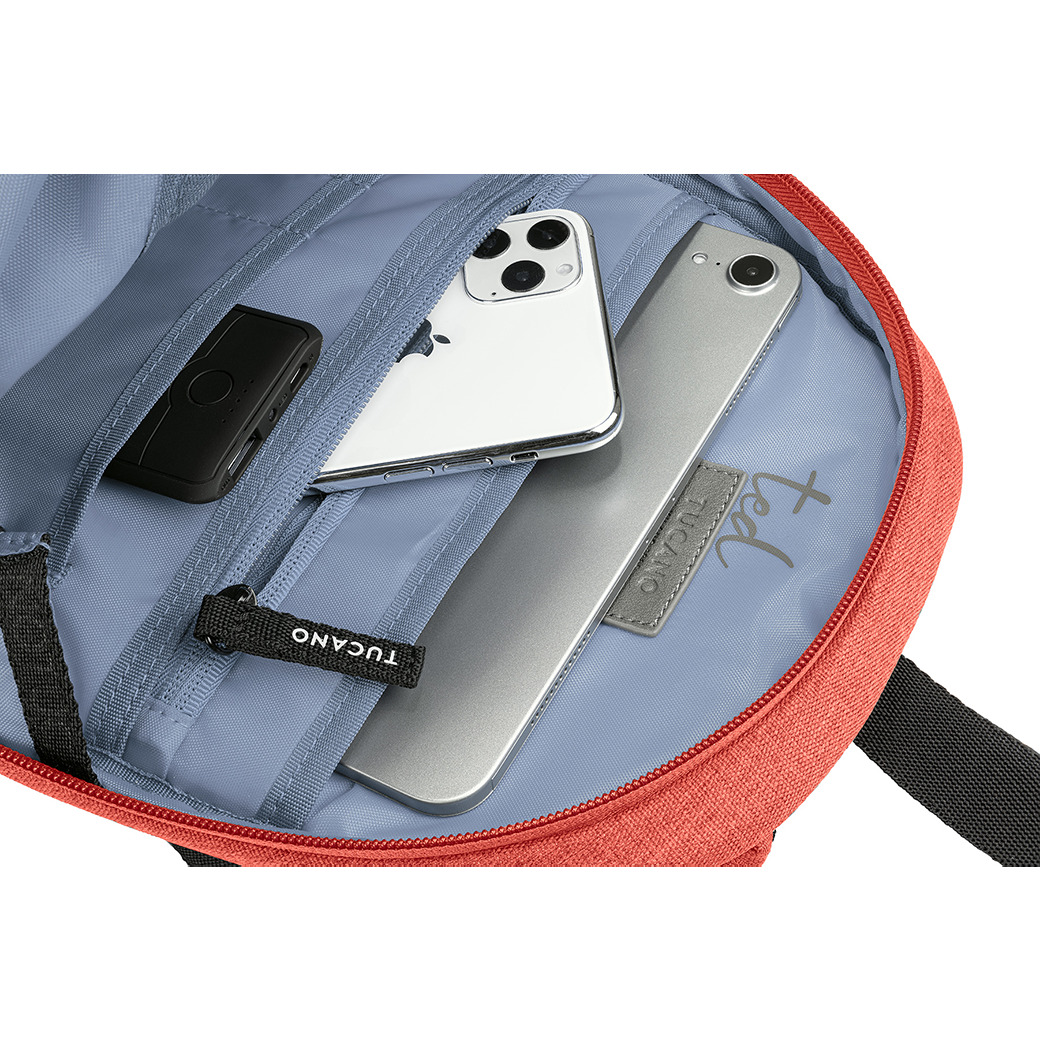 Tucano รุ่น Ted Backpack - iPad Pro 11″ / Laptops 11″ - กระเป๋า - สี Coral Red 2 Tucano รุ่น Ted Backpack - iPad Pro 11″ / Laptops 11″ - กระเป๋า - สี Coral Red