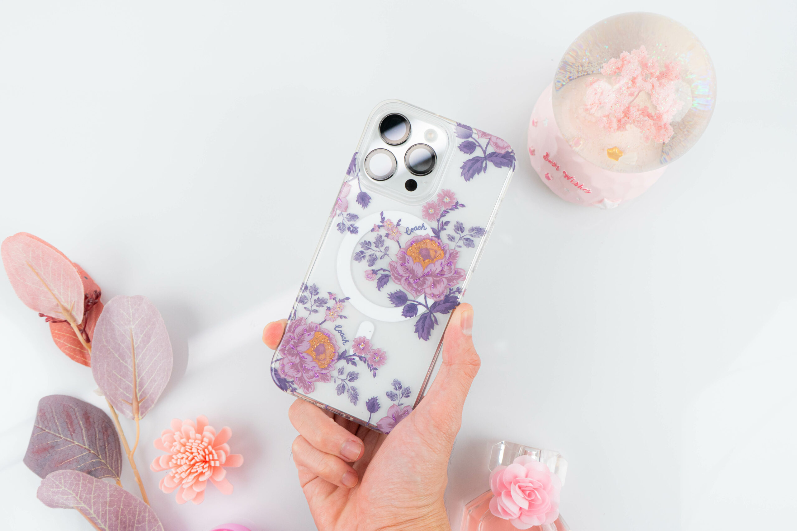 Coach รุ่น Protective with MagSafe - เคส iPhone 15 Pro Max - ลาย Moody Floral 13 Coach รุ่น Protective with MagSafe - เคส iPhone 15 Pro Max - ลาย Moody Floral