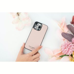 Kate Spade New York รุ่น Wrap - เคส iPhone 15 Pro Max - สี Pale Vellum/Black Bumper