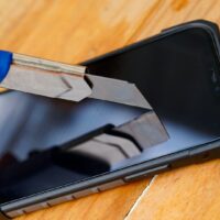 Hishield รุ่น 2.5D Triple Strong Max - ฟิล์มกระจก iPhone 15 Pro