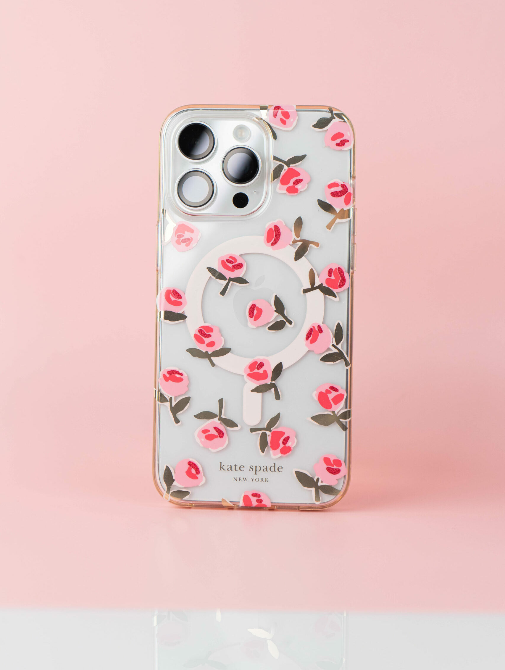 Kate Spade New York รุ่น Protective Hardshell for MagSafe - เคส iPhone 15 Pro Max - ลาย Ditsy Rose