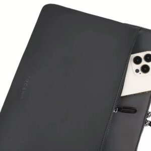 Tucano รุ่น Gommo Sleeve - ซองโน๊ตบุ๊ค Laptops 13-14"/ Macbook Pro 14” - สี Black 6 Tucano รุ่น Gommo Sleeve - ซองโน๊ตบุ๊ค Laptops 13-14"/ Macbook Pro 14” - สี Black