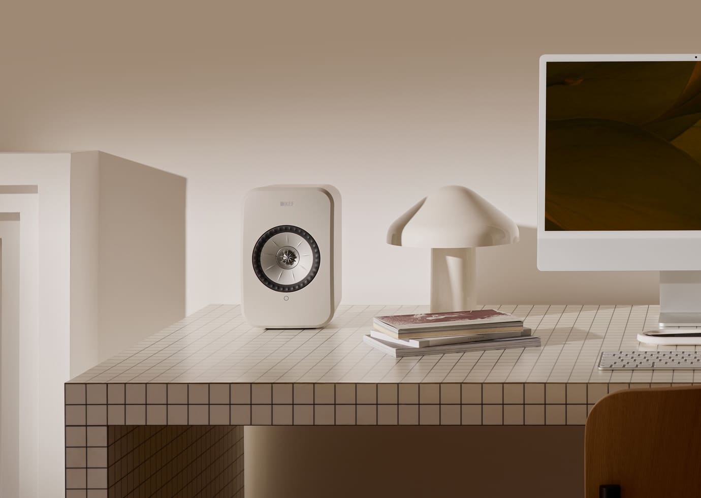 ลำโพง KEF รุ่น LSX II LT - สี Stone White 6 ลำโพง KEF รุ่น LSX II LT - สี Stone White