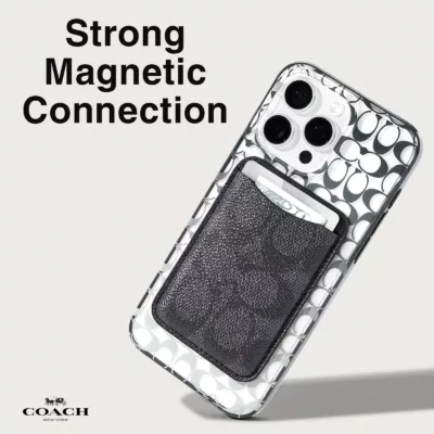 Coach รุ่น Essential Magnetic Card - ที่เก็บบัตรติดหลังมือถือ - สี Signature Charcoal