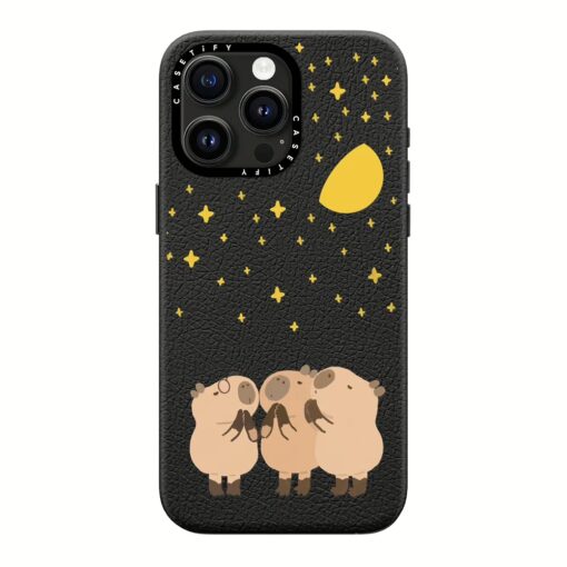 Casetify รุ่น Leather Case with MagSafe - เคส iPhone 15 Pro Max - ลาย Wishing Capybara - Image 4
