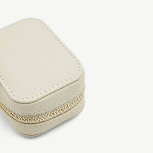 Custype รุ่น Mini Rectangular Pouch - กระเป๋า - สี Beige 6 Custype รุ่น Mini Rectangular Pouch - กระเป๋า - สี Beige