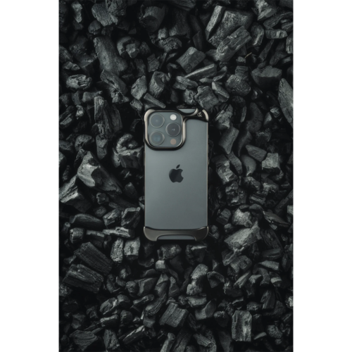 Arc รุ่น Pulse Ultra Titanium - เคส iPhone 16 Pro - สี Titanium Onyx Black