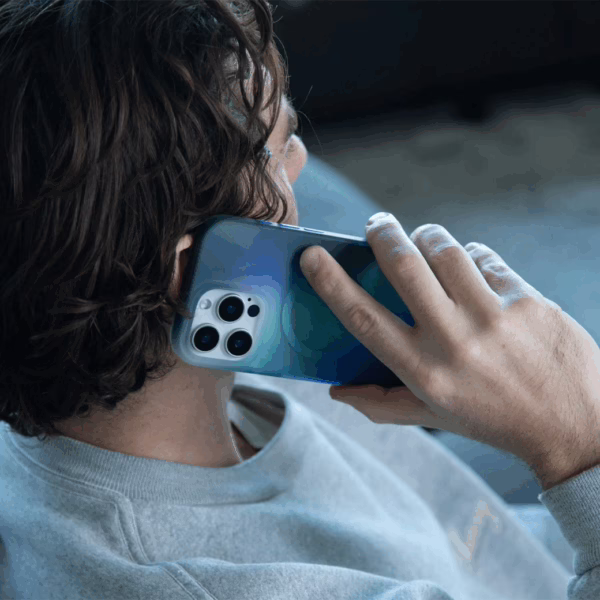 Incase รุ่น Halo Case for MagSafe for - เคส iPhone 16 Pro - สี Oil Slick Ocean