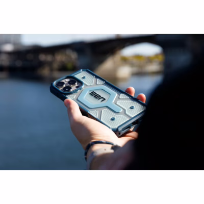 UAG รุ่น Pathfinder Clear Magsafe Bundle - เคส iPhone 16 Pro Max - สี Blues/Lanyard
