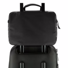 Incase รุ่น City Brief 15" - กระเป๋าโน๊ตบุ๊ค Macbook Pro 15" - สี Black - Image 6