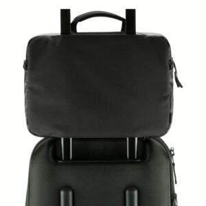 Incase รุ่น City Brief 15" - กระเป๋าโน๊ตบุ๊ค Macbook Pro 15" - สี Black