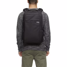 Incase รุ่น ICON Backpack - กระเป๋าเป้สะพายหลัง - สี Black
