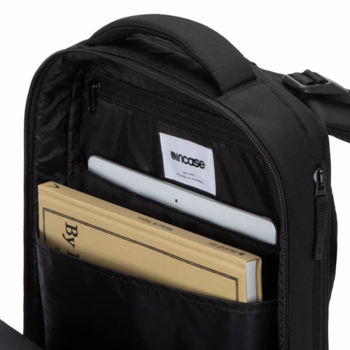 Incase รุ่น ICON Backpack - กระเป๋าเป้สะพายหลัง - สี Black