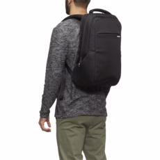 Incase รุ่น ICON Slim Backpack- กระเป๋าเป้สะพายหลัง - สี Black