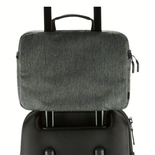 Incase รุ่น City Brief 15" - กระเป๋าโน๊ตบุ๊ค Macbook Pro 15" - สี Heather Black/Gunmetal Gray - Image 7