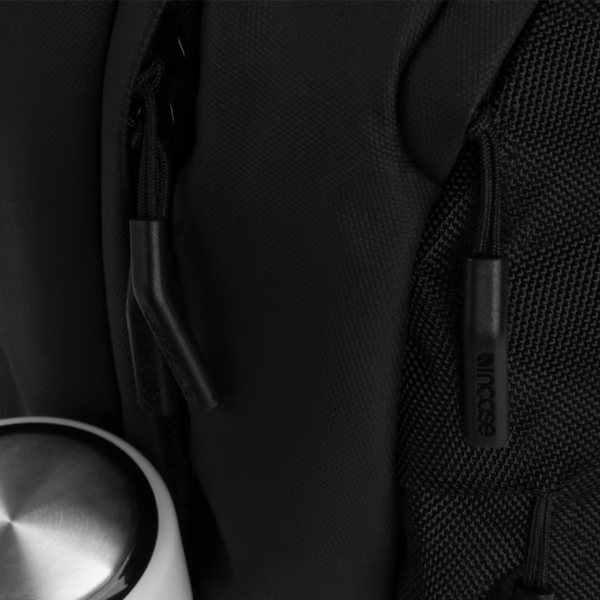 Incase รุ่น City Compact Backpack with 1680D - กระเป๋าเป้สะพายหลัง - สี Black