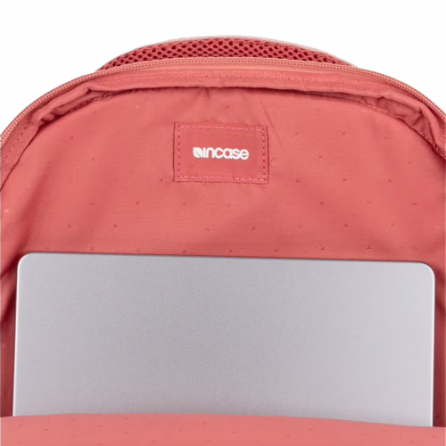 Incase รุ่น Facet 20L Backpack - กระเป๋าเป้สะพายหลัง ความจุ 20 ลิตร - สี Aged Pink