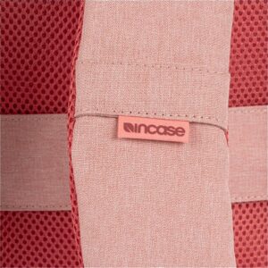 Incase รุ่น Facet 20L Backpack - กระเป๋าเป้สะพายหลัง ความจุ 20 ลิตร - สี Aged Pink