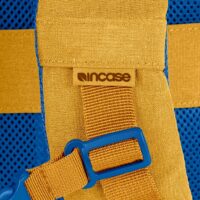 Incase รุ่น Facet 25L Backpack - กระเป๋าเป้สะพายหลัง ความจุ 25 ลิตร - สี Sunflower