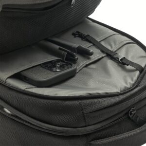 Incase รุ่น Tracks Backpack with Cordura® 18L - กระเป๋าเป้สะพายหลัง ความจุ 18 ลิตร - สี Black