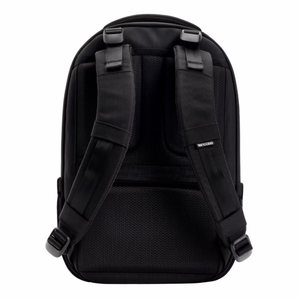 Incase รุ่น Tracks Backpack with Cordura® 18L - กระเป๋าเป้สะพายหลัง ความจุ 18 ลิตร - สี Black