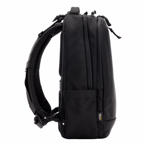 Incase รุ่น Tracks Backpack with Cordura® 18L - กระเป๋าเป้สะพายหลัง ความจุ 18 ลิตร - สี Black