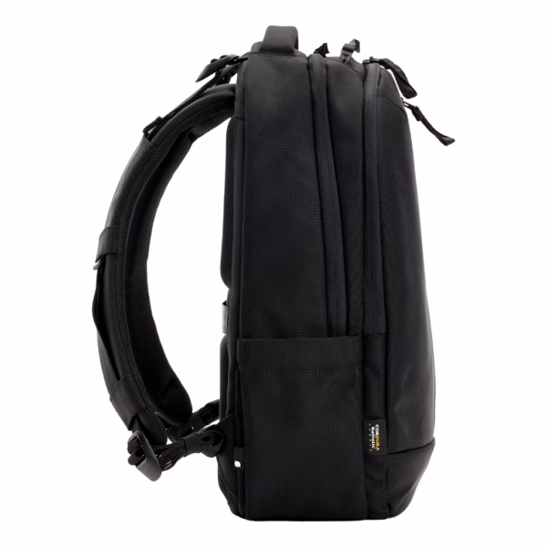 Incase รุ่น Tracks Backpack with Cordura® 18L - กระเป๋าเป้สะพายหลัง ความจุ 18 ลิตร - สี Black