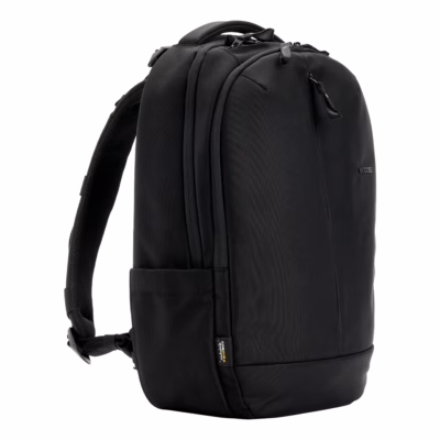 Incase รุ่น Tracks Backpack with Cordura® 18L - กระเป๋าเป้สะพายหลัง ความจุ 18 ลิตร - สี Black