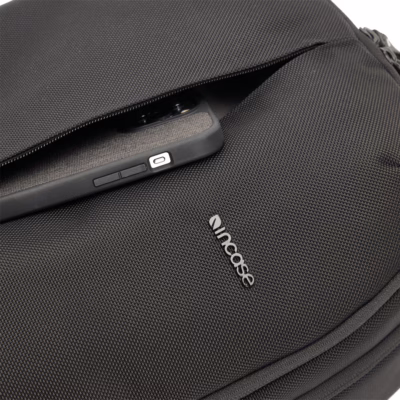 Incase รุ่น Tracks Backpack with Cordura® 18L - กระเป๋าเป้สะพายหลัง ความจุ 18 ลิตร - สี Black