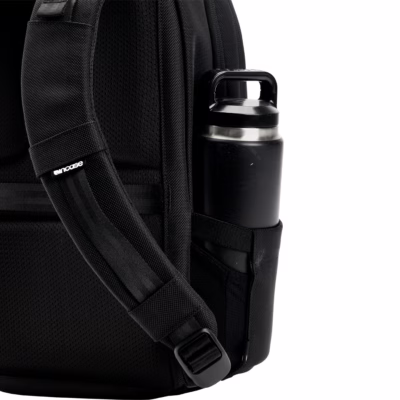 Incase รุ่น Tracks Backpack with Cordura® 25L - กระเป๋าเป้สะพายหลัง ความจุ 25 ลิตร - สี Black