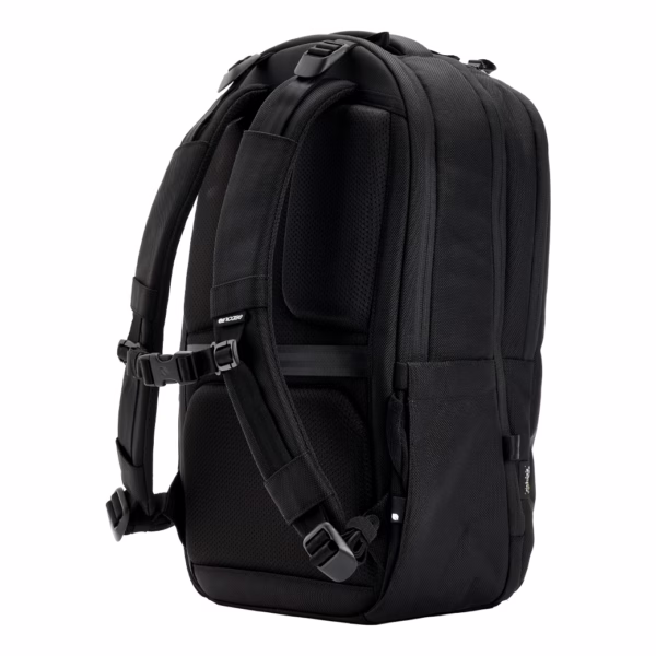 Incase รุ่น Tracks Backpack with Cordura® 25L - กระเป๋าเป้สะพายหลัง ความจุ 25 ลิตร - สี Black