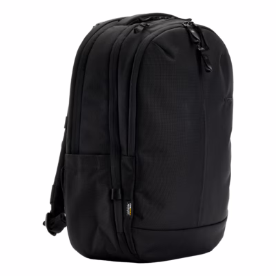 Incase รุ่น Tracks Backpack with Cordura® 25L - กระเป๋าเป้สะพายหลัง ความจุ 25 ลิตร - สี Black