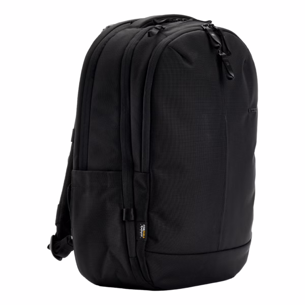 Incase รุ่น Tracks Backpack with Cordura® 25L - กระเป๋าเป้สะพายหลัง ความจุ 25 ลิตร - สี Black